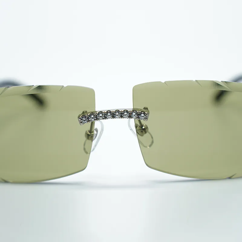 Factory direct sales fashion luxury fashion new 5.0 mm diamond horn sunglasses nature textured black horn leg sunglasses engraved big lens - Image 5