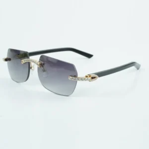 Aztec diamond equipped with Aztec mirror legs and 18-135mm angled sunglasses