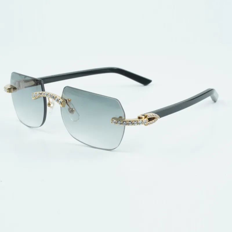 Aztec diamond equipped with Aztec mirror legs and 18-135mm angled sunglasses - Image 7