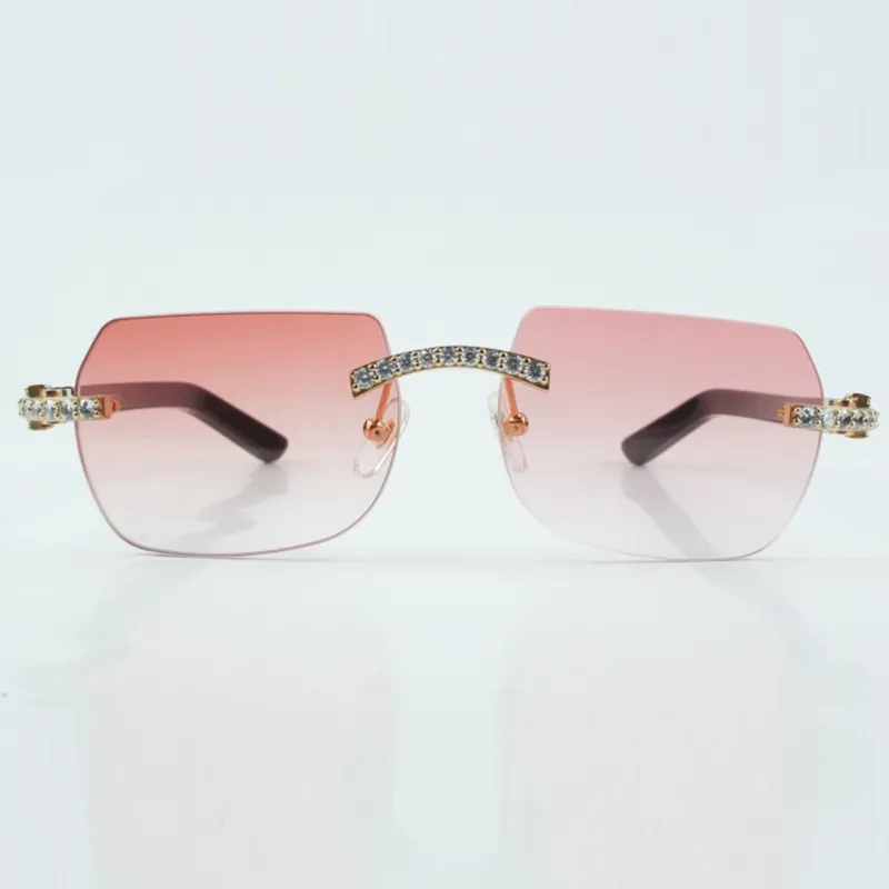 Aztec diamond equipped with Aztec mirror legs and 18-135mm angled sunglasses - Image 5
